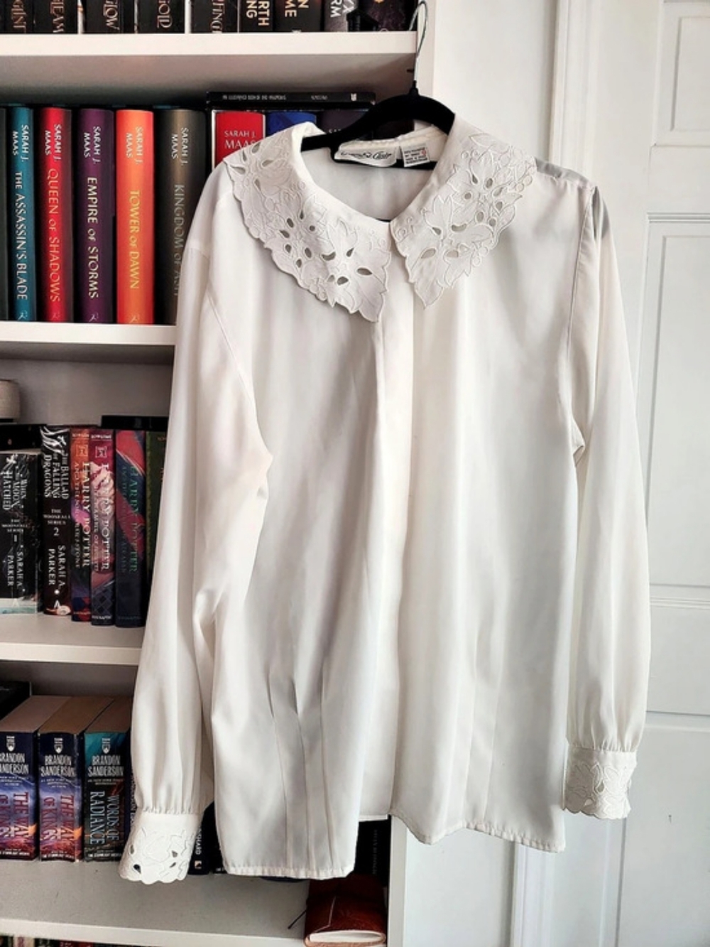 Peter St Clair Embroidered Collar Blouse in White Size Medium Like New